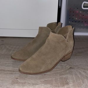 Dolce Vita Ankle Boots
